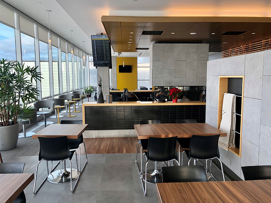 Aire de restauration du Salon V.I.P par Club Med de l'Aéroport international Jean-Lesage de Québec (YQB)